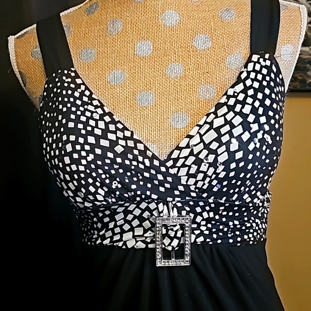 Dressy top - Picture 2 of 8